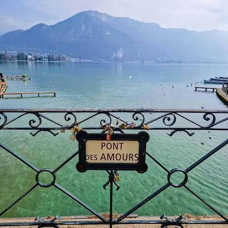 Studio With Direct Access To Lake Annecy בית נופש Sévrier