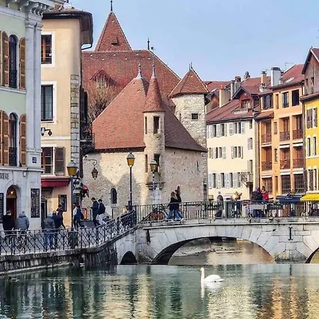 Studio With Direct Access To Lake Annecy Hébergement de vacances *